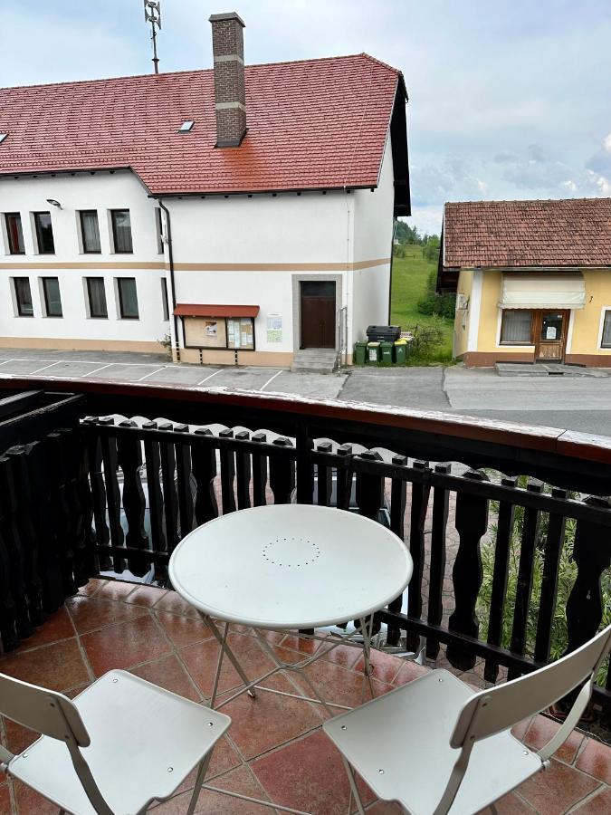 Karla'S House Bed and Breakfast Dobje pri Planini Buitenkant foto
