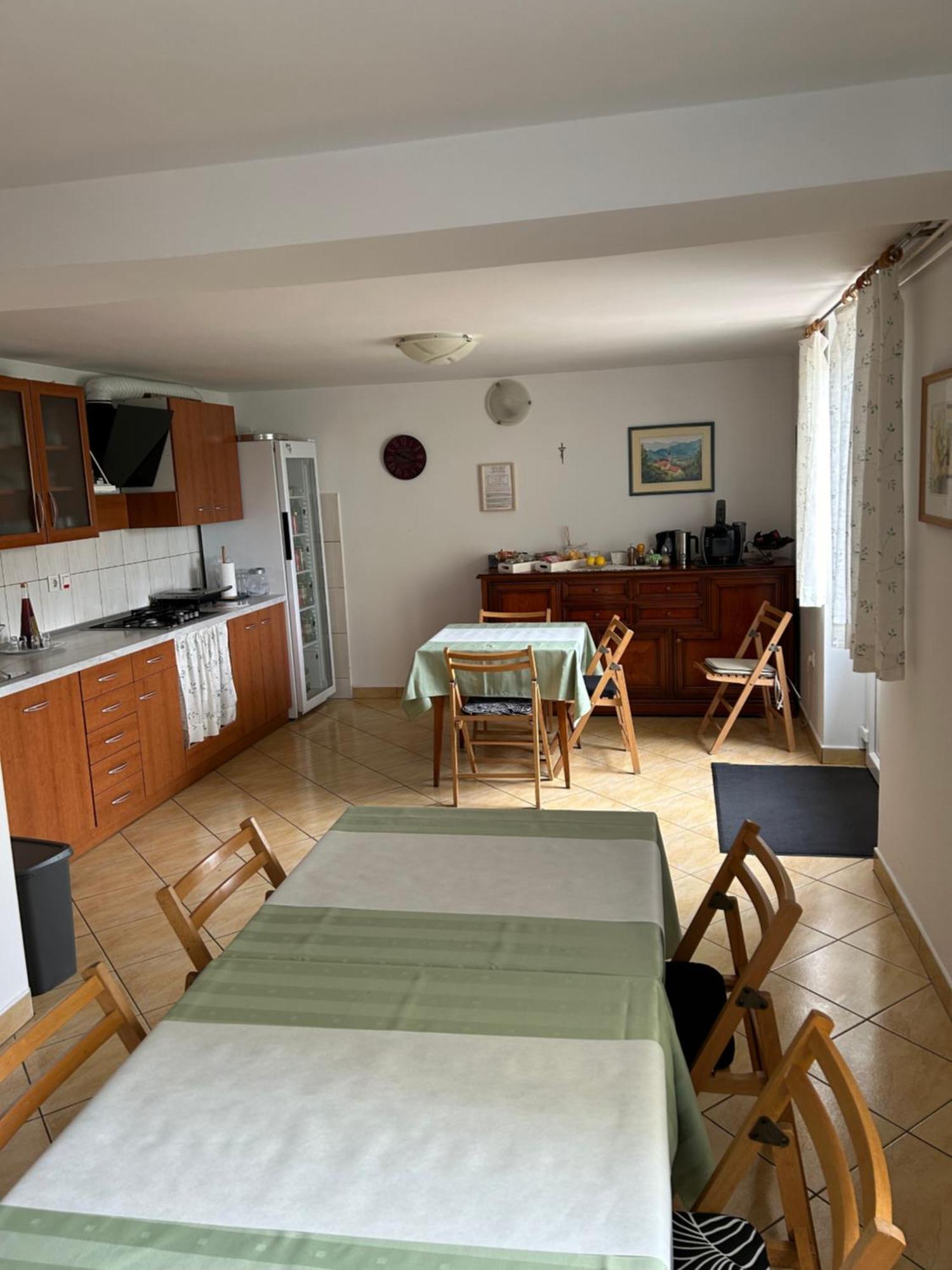 Karla'S House Bed and Breakfast Dobje pri Planini Buitenkant foto